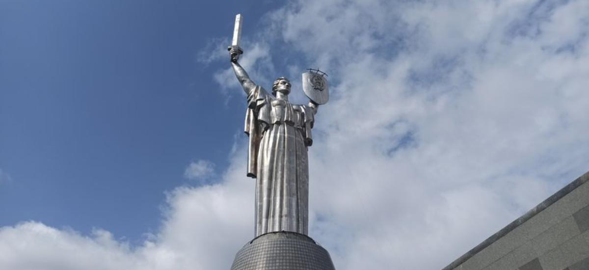 Офшор під монументом: суд залишив в оренді компанію з Белізу в самому серці “Батьківщини-Матері”