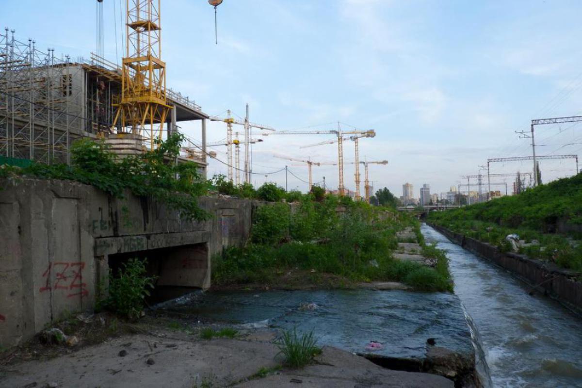 Либідь відходить у вічність...