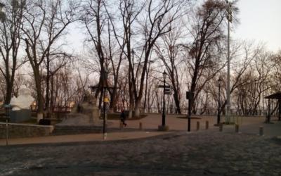 Прокуратура розслідує заволодіння коштами на благоустрою ділянки на Андріївському узвозі у бік фунікулера за 12 мільйонів