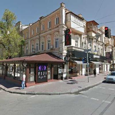 Киянина судитимуть за самовільну прибудову на Подолі