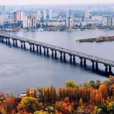 В Киеве демонтировали часть моста Патона