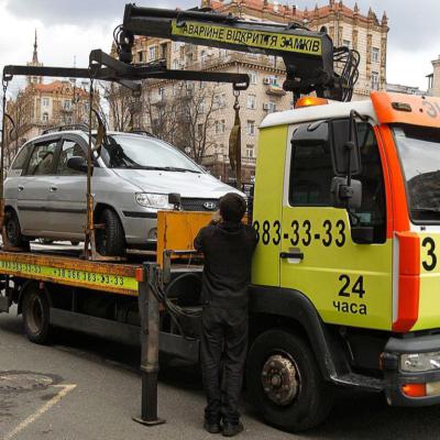 У Києві за евакуацію автомобілів водії платять 2000 грн, але лише 350 грн з цієї суми потрапляє до міського бюджету