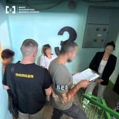 У Києві двох посадовців комунального медзакладу підозрюють у розкраданні 1,6 млн грн через фіктивний паліатив